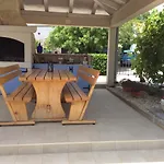 Tin Διαμέρισμα *